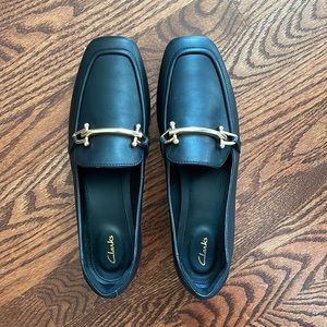 New Clarks Leather Loafers - Black (9 US)